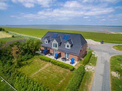 Das Haus am Meer aus der Luft, Blick nach Norden.